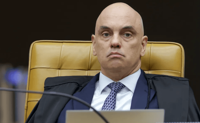 Moraes multa advogado por comando oculto em petição ao STF