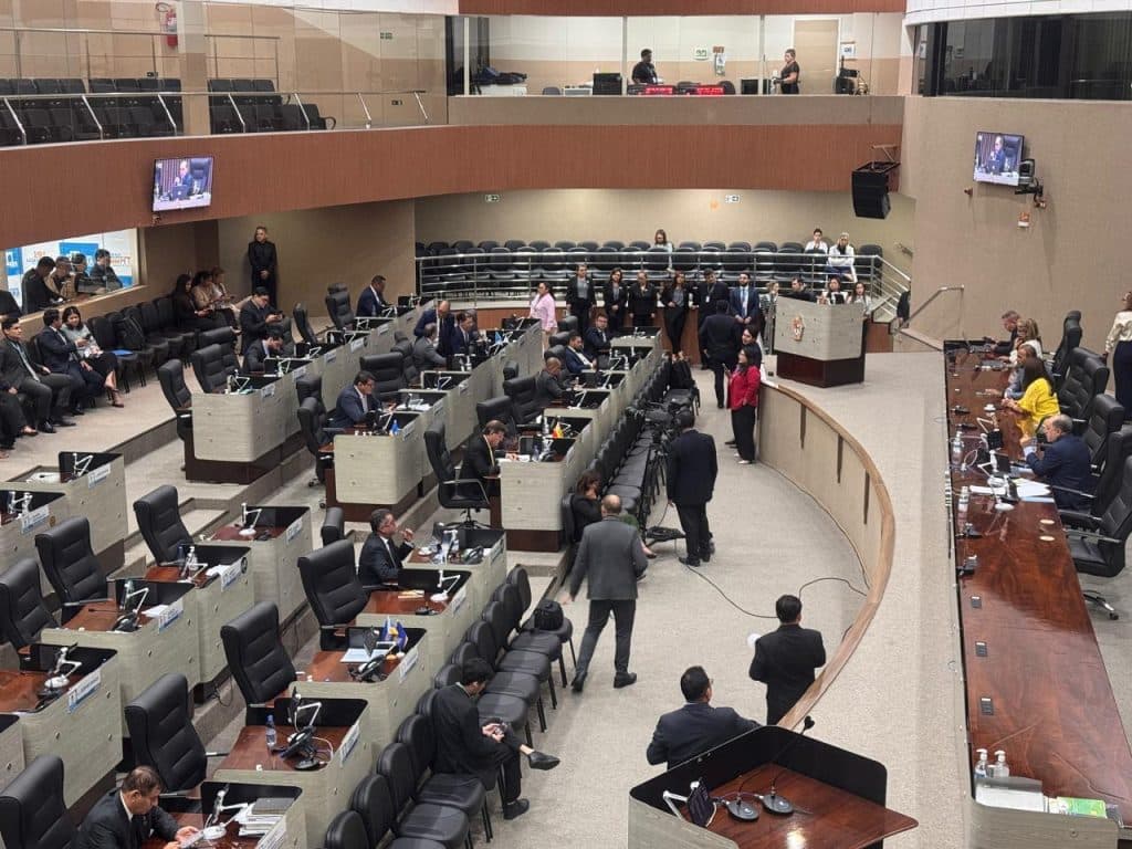 CMM antecipa sessões e fica três dias sem reuniões antes das eleições