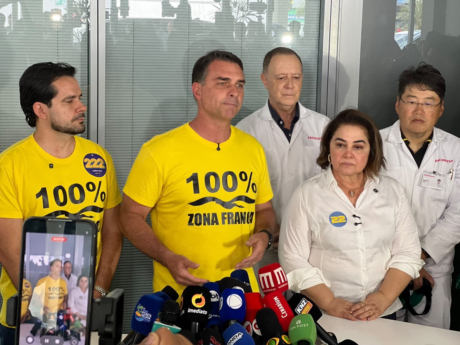 Em Manaus, Flávio Bolsonaro pede que Dino seja investigado