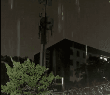 Manaus tem noite de tempestade com raios e trovoadas