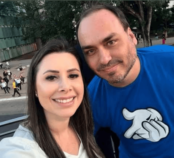 Carol de Toni e Carlos Bolsonaro ocupam as duas vagas ao Senado em Santa Catarina