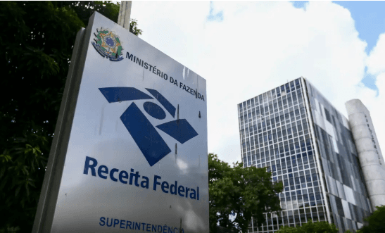 Receita Federal envia notificações a quase 500 mil contribuintes que caíram na malha fina