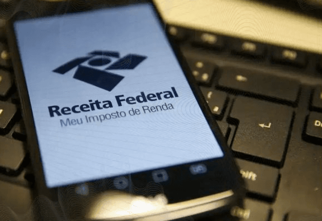 Receita Federal devolve R$ 41 bilhões e alerta contribuintes sobre pendências no Imposto de Renda
