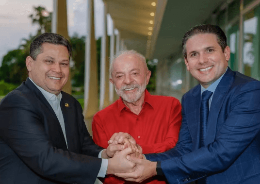 Lula se reúne com Alcolumbre e Hugo Motta após vitória nas eleições