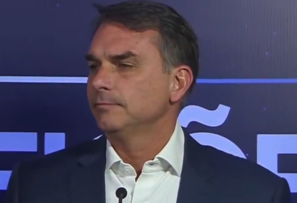 Flávio promete confrontar Lula e rebater fake news durante debate na Band