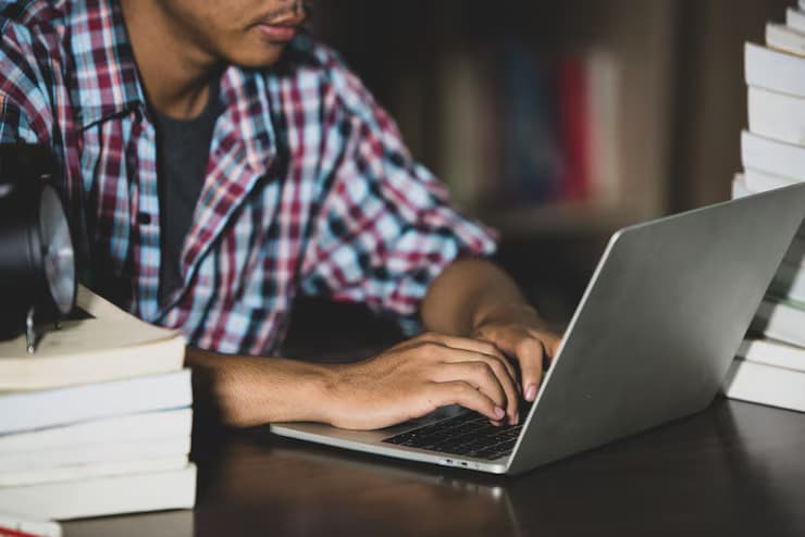 Inscrições para curso on-line de concursos terminam nesta sexta-feira