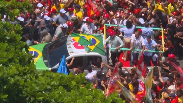 Lula diz em Copacabana que “arma é a urna e a bala é o 13”