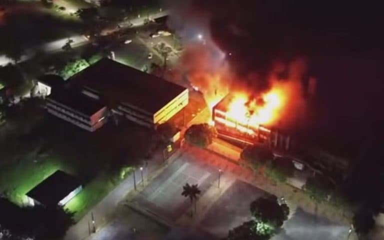 PF investiga se incêndio que causou prejuízo de R$ 100 milhões na UFPE foi criminoso