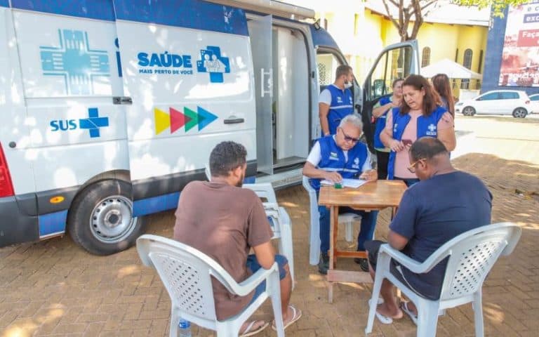 Araguaína oferece consultas, vacinas e testes rápidos à população em situação de rua